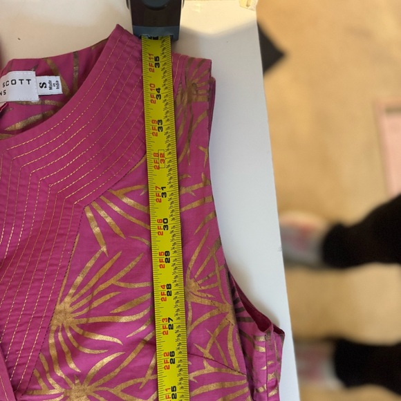 Gretchen Scott Designs Starburst Vneck Sleeveless Dress Pink Gold Size Small - Picture 11 of 12